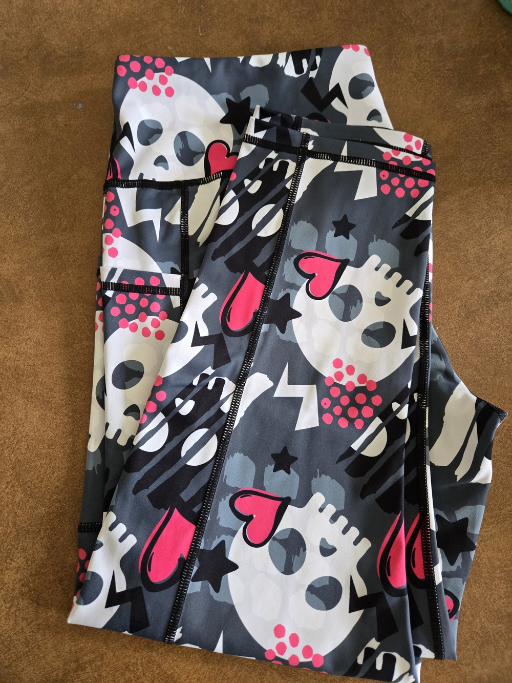 Constantly Varied Gear Skull & Heart Print Leggings in Black, White & Hot Pink